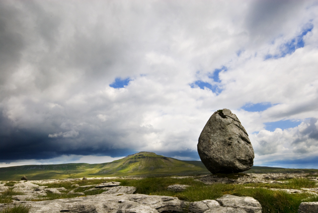 Erratic%20Twistleton%20Ingleborough.jpg